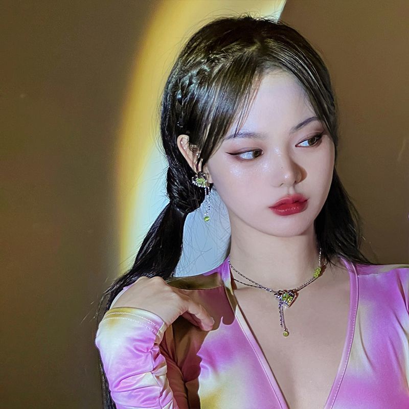 Set Vòng cổ Và Đôi Khuyên Tai Kim Loại Đính Đá Zircon Xanh Lá Dạ Quang Thời Trang Cho Nữ