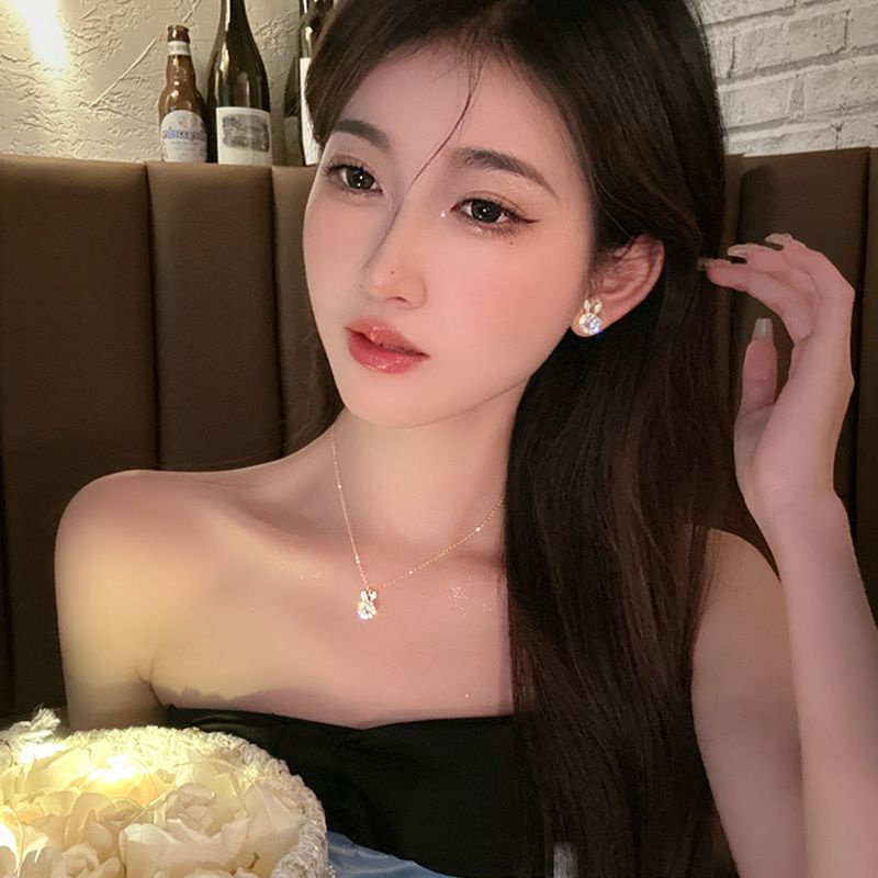 Vòng cổ Mặt Hình Thỏ Năm Mới 2023 Có Thể Xoay Sang Trọng Cho Nữ Se