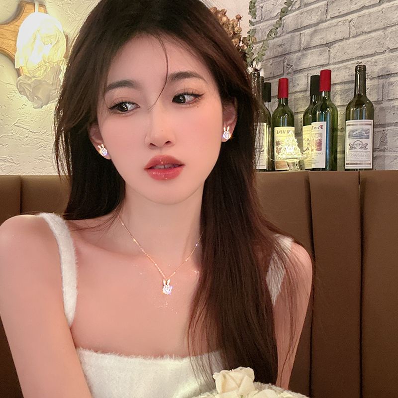 Vòng cổ Mặt Hình Thỏ Năm Mới 2023 Có Thể Xoay Sang Trọng Cho Nữ Se