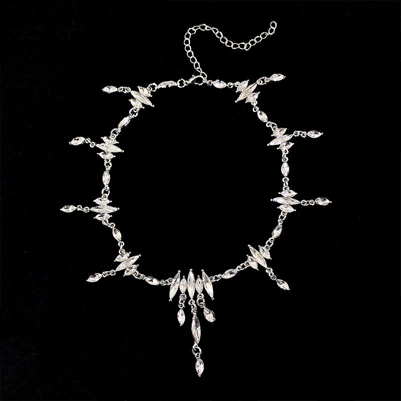 Vòng cổ Đính Đá Zircon Siêu Nhẹ Sang Trọng Cho Nữ