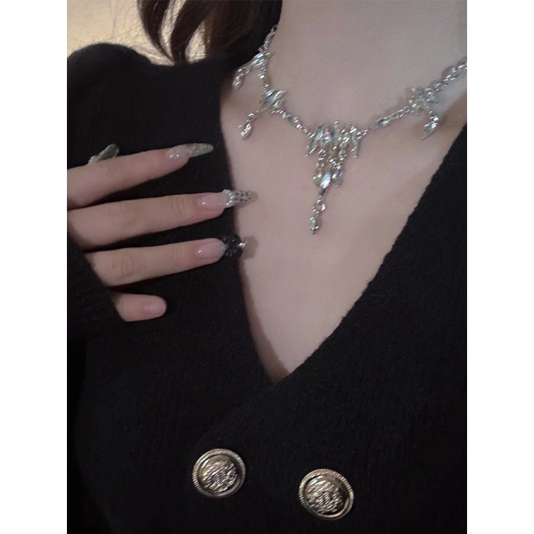 Vòng cổ Đính Đá Zircon Siêu Nhẹ Sang Trọng Cho Nữ