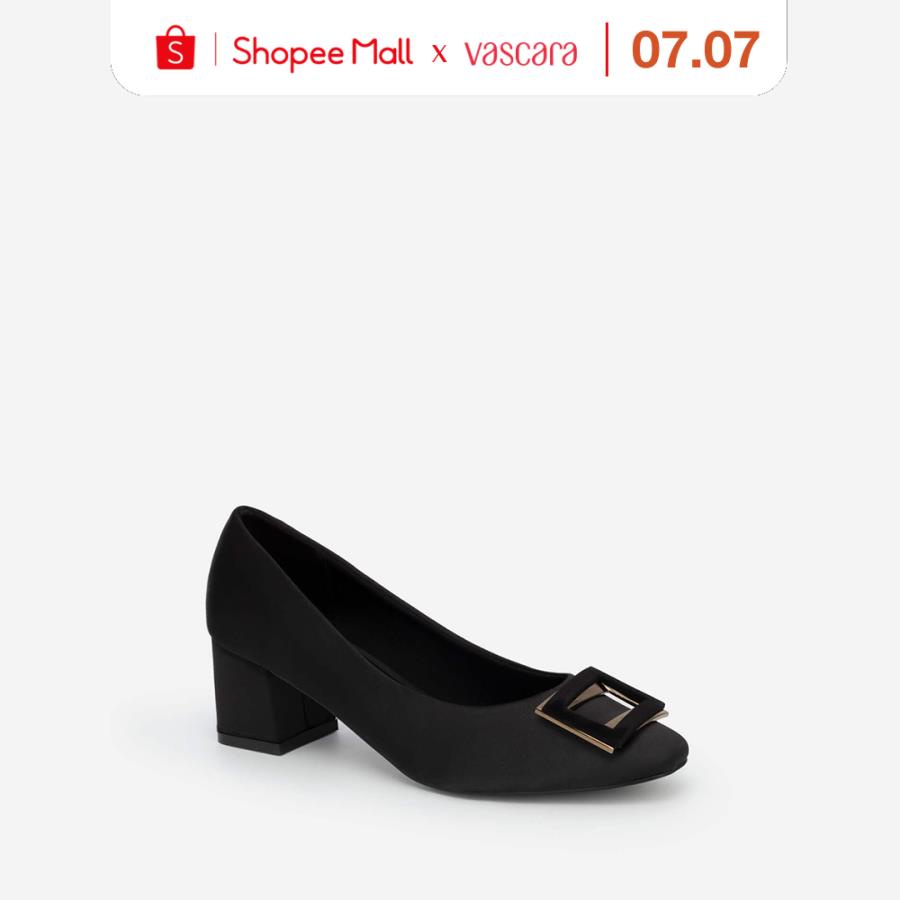 Vascara Giày Bít Satin Đính Khóa Vuông Kim Loại BMN 0492 Màu Đen