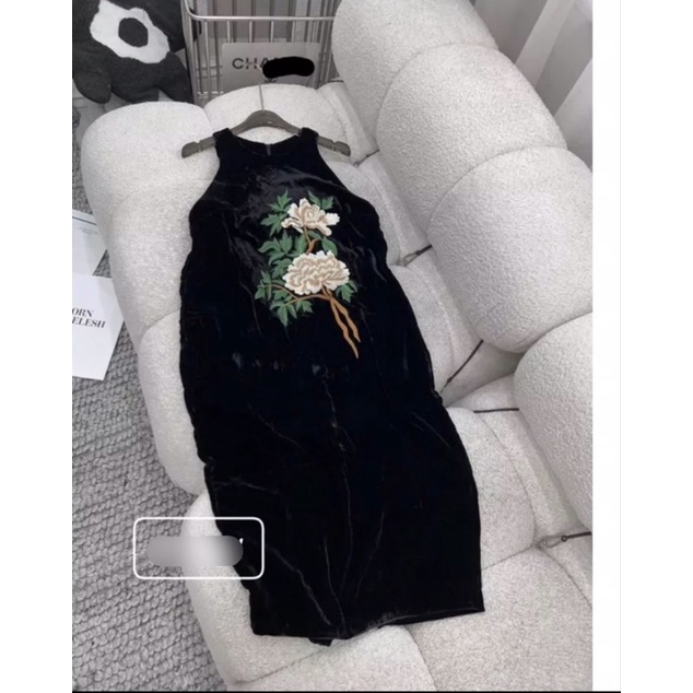 SỈ VÁY NHUNG XÁT NÁCH THÊU HOA CHO NỮ Q933285