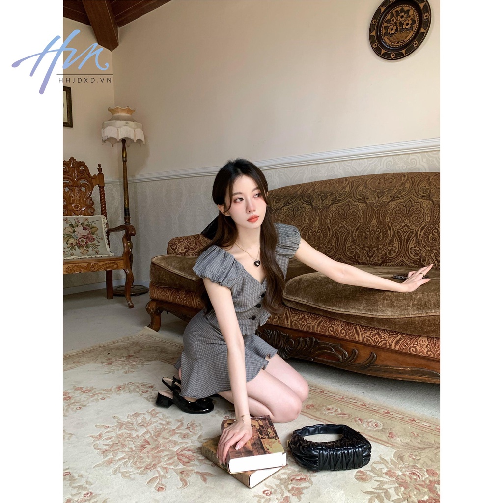 Đầm Tay Bay Họa Tiết Kẻ Sọc Màu Xám Thiết Kế Cài Nút Thời Trang Mùa Hè 2023 Phong Cách