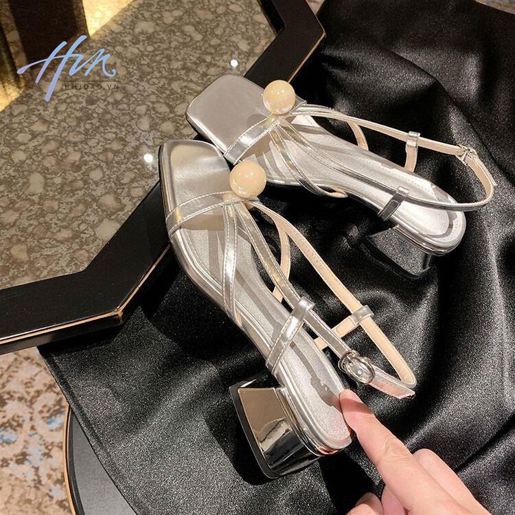 Sandal Hở Ngón Gót Dày Mũi Vuông Màu Đen Đính Hạt Ngọc Thời Trang Mùa Hè 2023