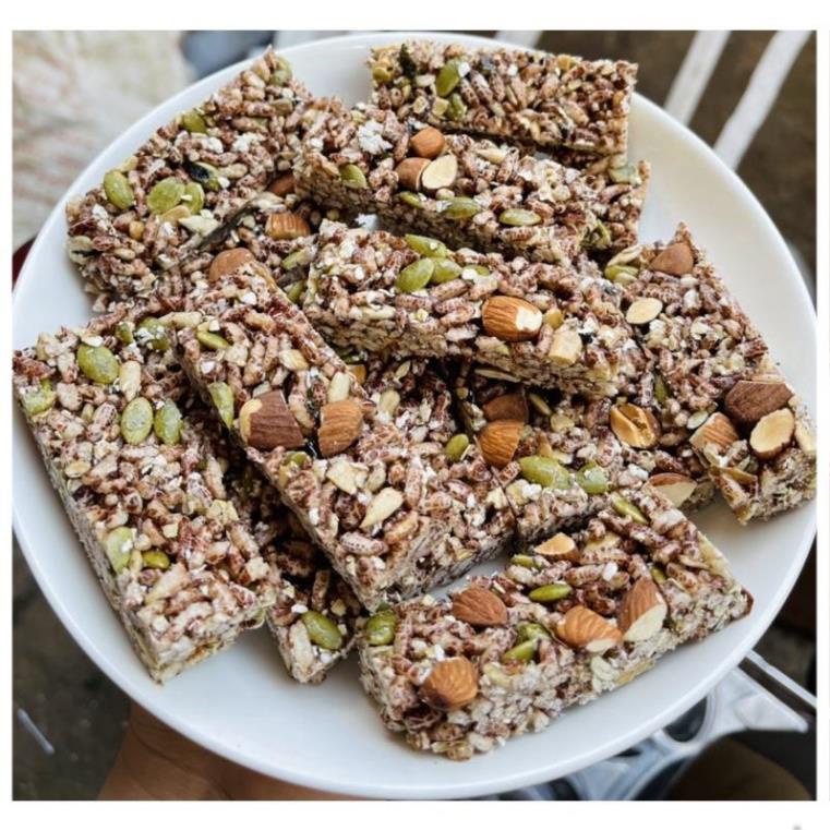 Thanh cơm lứt ngũ cốc 300g giảm cân,giảm béo,ăn kiêng,lợi sữa lọ 18 thanh cơm GVB.