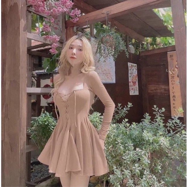 Đầm Xoè Tay Dài Dây Ngực -D135-