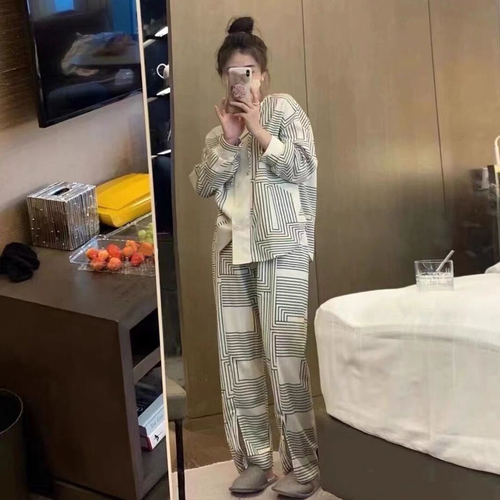 Bộ Đồ Ngủ Tay Dài Họa Tiết Kẻ Sọc Đơn Giản Thoải Mái Thời Trang Xuân Thu Cho Nữ