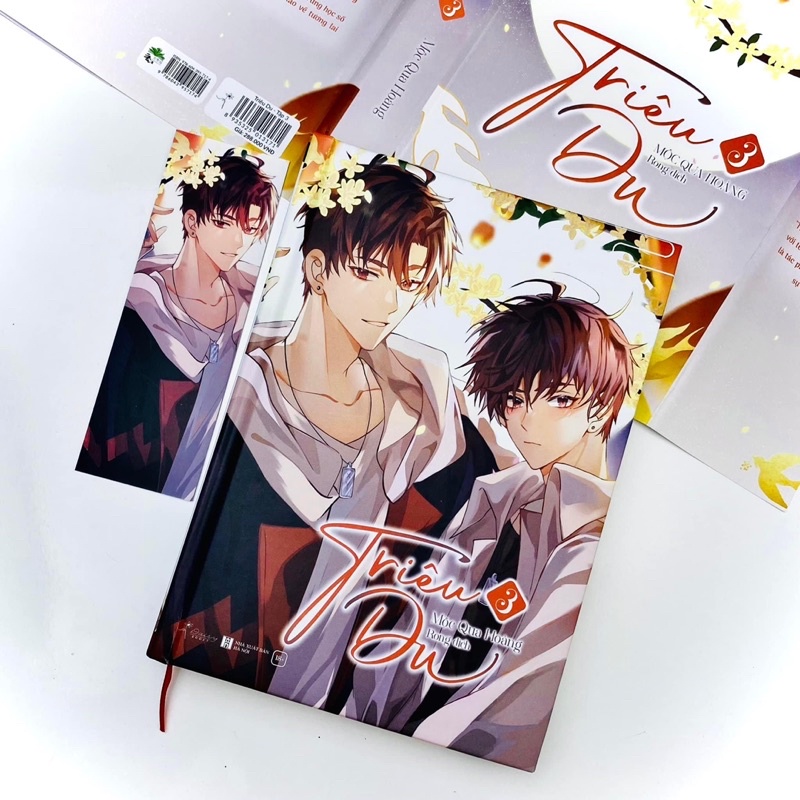 Triêu Du Tập 3 Bản Đặc Biệt - Bìa Cứng Tặng Kèm 1 Móc Khoá + 1 Khăn Lau + 1 Bookmark + 1 BCMay Acrylic