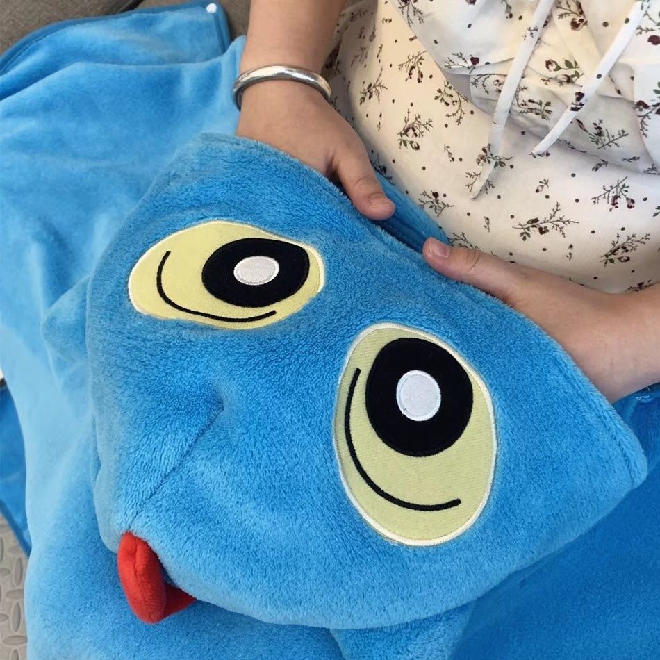 Chăn Bông Hình Cậu Bé Bút Chì shin-chan Dễ Thương Dùng Trong Văn Phòng