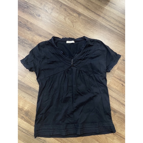 Áo thun ngắn tay phối ren