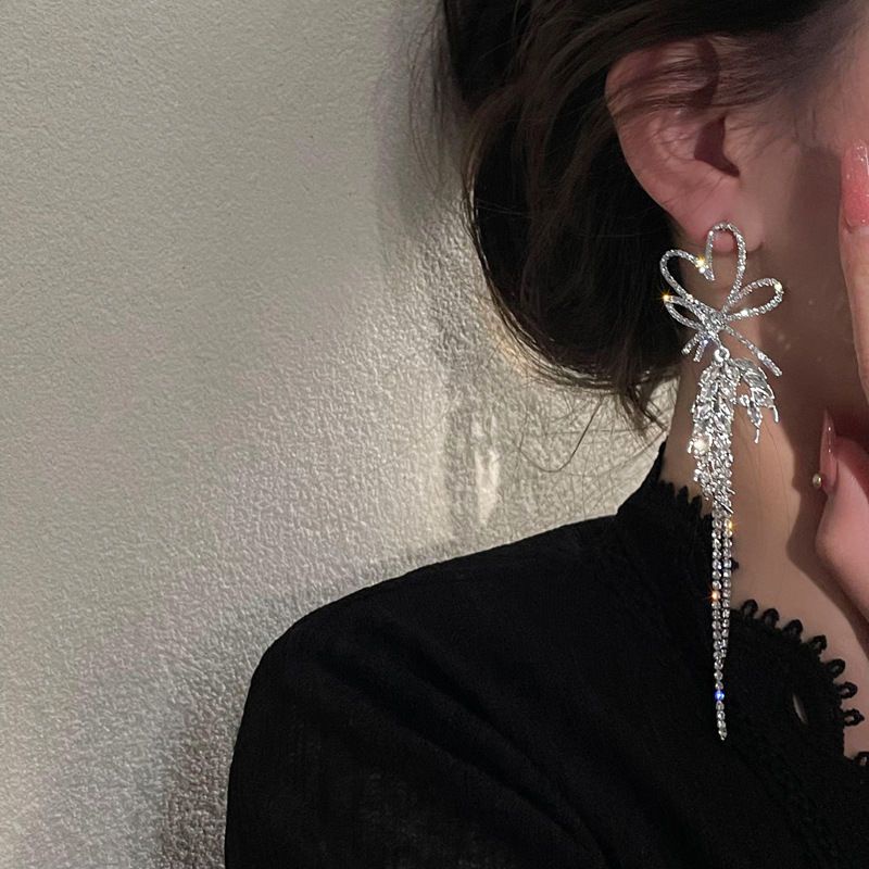 Bông Tai Mạ Bạc 925 Hình Trái Tim Đính Đá Tua Rua Dài Thời Trang Âu Mỹ Cổ Điển