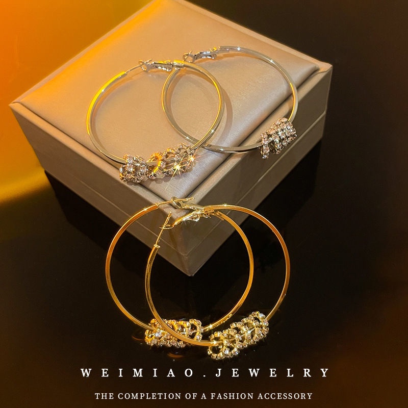 Bông Tai Bạc Hình Tròn Lớn Đính Kim Cương Sang Trọng