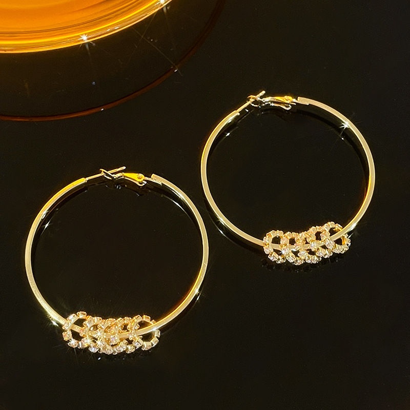 Bông Tai Bạc Hình Tròn Lớn Đính Kim Cương Sang Trọng