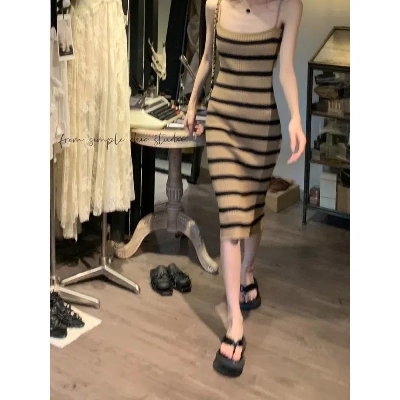 Jiashucheng Đầm Hai Dây Dệt Kim Dáng Ôm Họa Tiết Kẻ Sọc Thời Trang Mùa Hè Hàn Quốc 2023 Mới