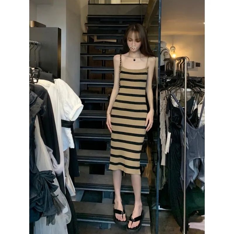 Jiashucheng Đầm Hai Dây Dệt Kim Dáng Ôm Họa Tiết Kẻ Sọc Thời Trang Mùa Hè Hàn Quốc 2023 Mới