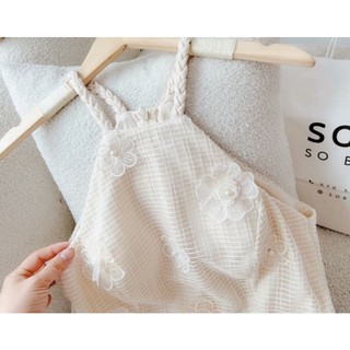 Đầm body cổ yếm kết hoa nổi