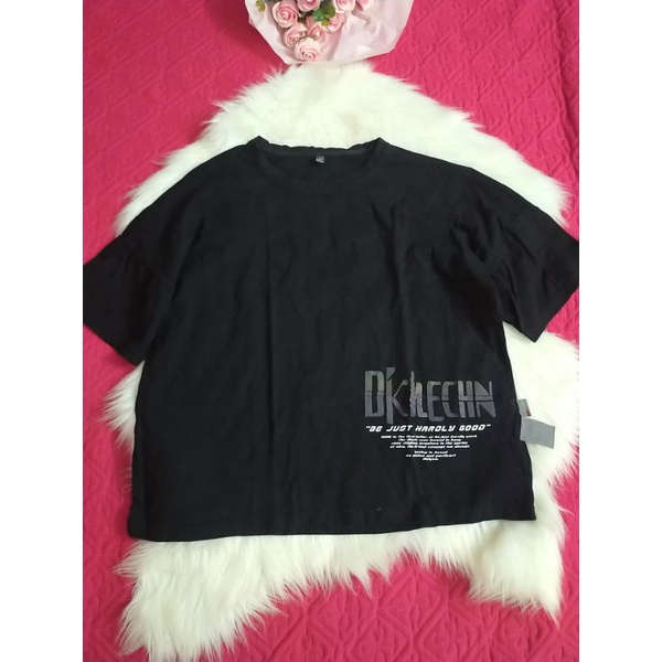 Áo thun crop top hiệu