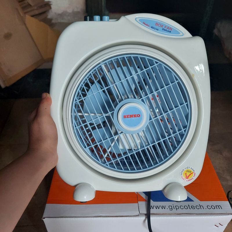 Quạt hộp Senko BD230 ( giao màu ngẫu nhiên)