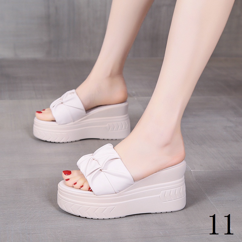 Dép Sandal Đế Xuồng Dày Dặn Phong Cách Thời Trang Mùa Hè 2023 Dành Cho Nữ