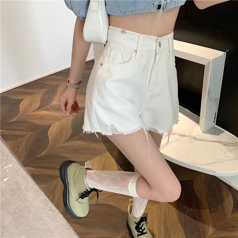 Jiashucheng Quần Short Denim Sờn Trắng Dáng Rộng Eo Cao Phong Cách Mới Mùa Hè Dễ Phối Đồ Cho Nữ