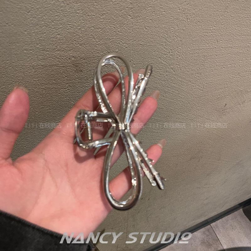 Kẹp Tóc Hình Cá Mập Cỡ Lớn Đính Nơ Sau Lưng Thời Trang Cho Nữ