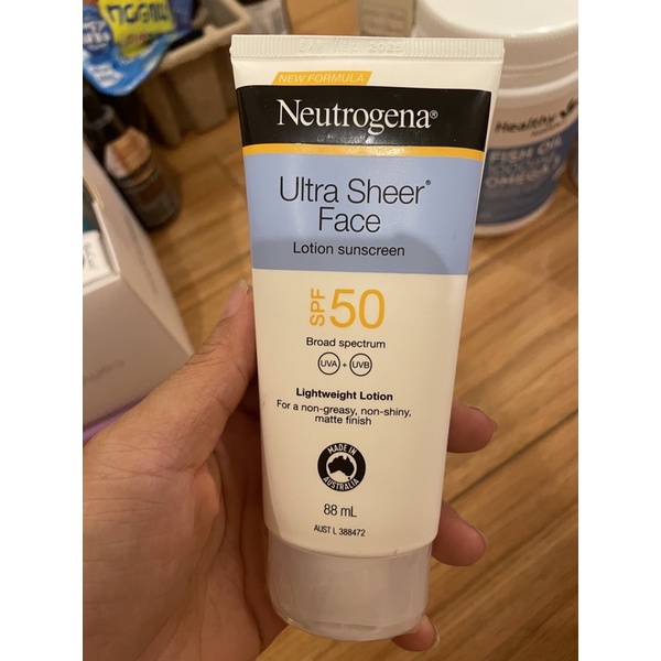 Kem chống nắng Neutrogena Ultra Sheer SPF 50+