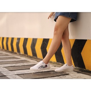 Giày Sneaker Trắng Painted/Thêu Hoa Zoe SK007