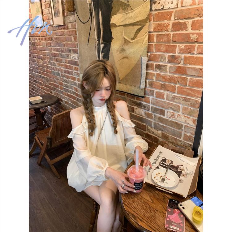 Bộ Áo Cổ Yếm Dáng Rộng Phối Quần Short Thời Trang Mùa Hè 2023 Cho Nữ