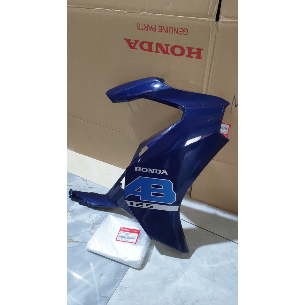 Cánh yếm bên phải | Bửng yếm Air Blade 125 -2023 màu Xanh tím *R421* chính hãng Honda