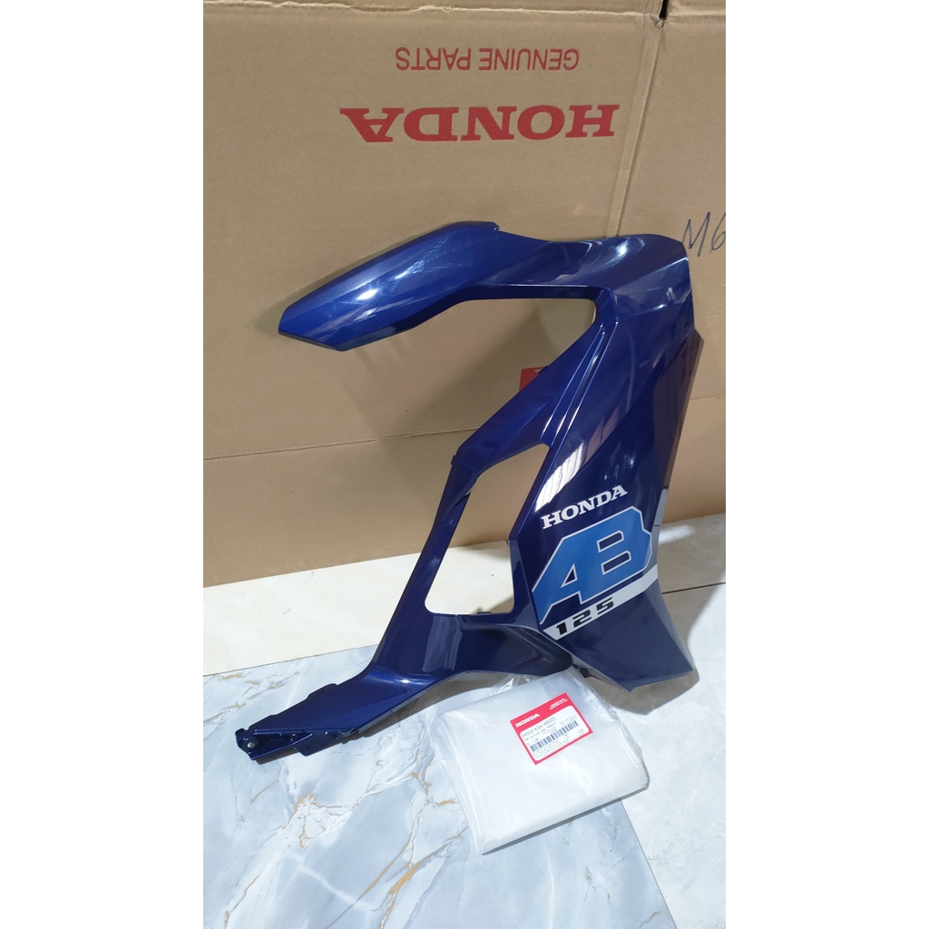 Cánh yếm bên phải | Bửng yếm Air Blade 125 -2023 màu Xanh tím *R421* chính hãng Honda