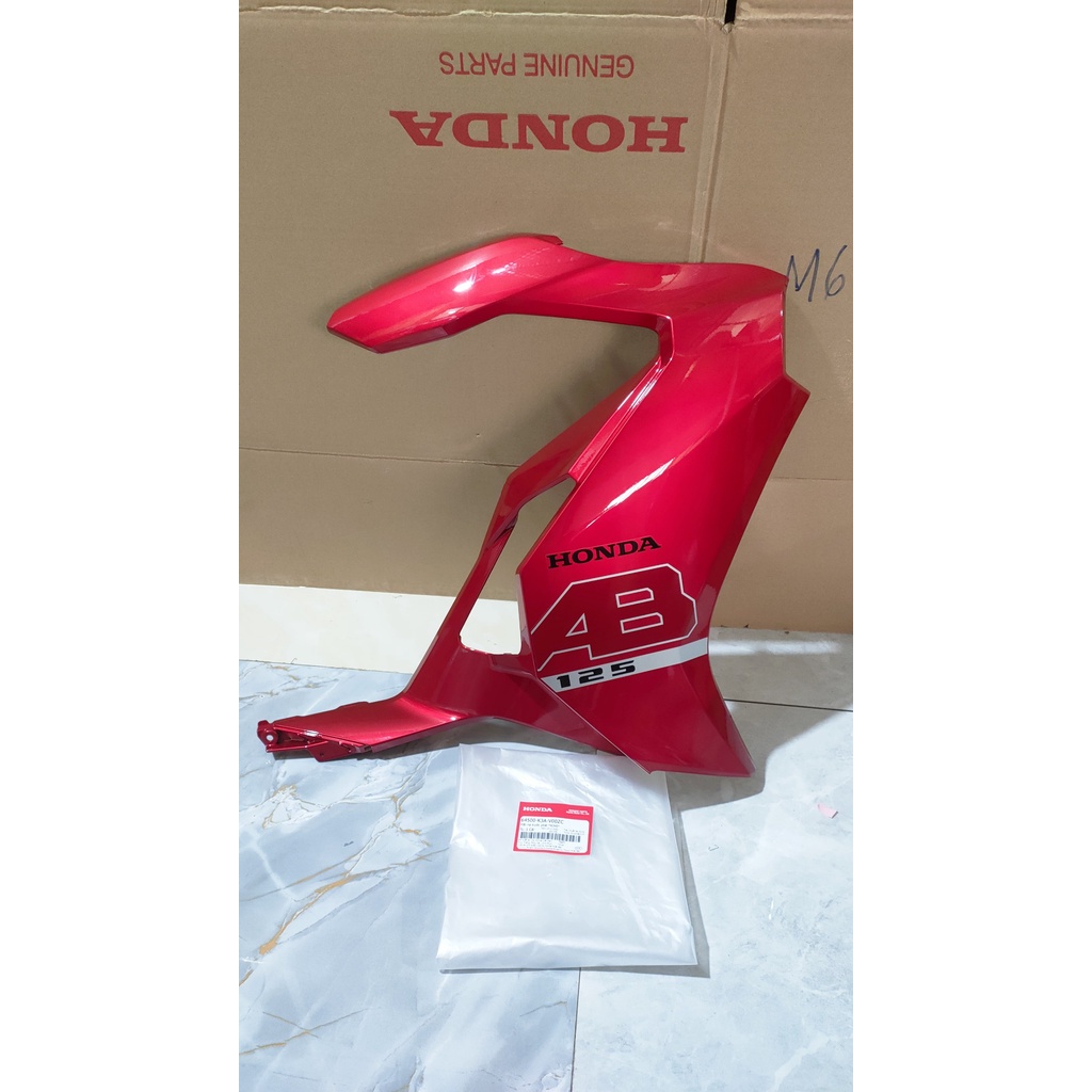 Cánh yếm bên phải | Bửng yếm Air Blade 125  màu Đỏ *R340* chính hãng Honda