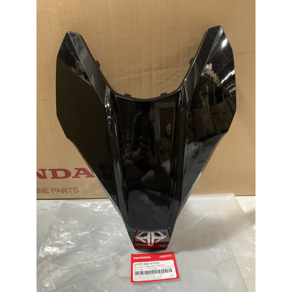 Ốp trang trí mặt nạ trước Air Blade 125 (2015-2019) màu Đen chính hãng Honda (Có tem) chính hãng Honda (64305-K66-V10ZA)