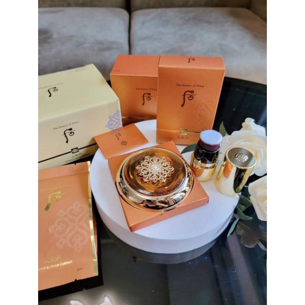 Phấn Nước Whoo tái sinh Hoa hiên Cheongidan Radiant Essence Cushion SPF50+/PA+++