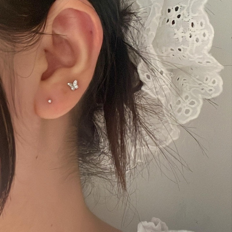 𝐯𝐞𝐥𝐯𝐞𝐭𝐩𝐢𝐧𝐤.𝐚𝐜𝐜🇰🇷 | Khuyên tai chốt bi vặn mặt gắn đá