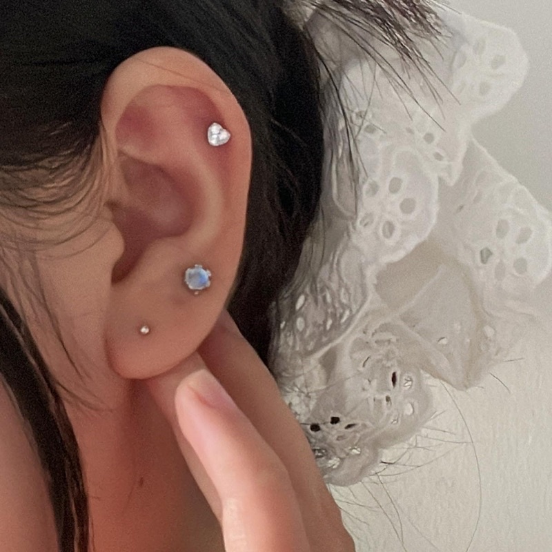 𝐯𝐞𝐥𝐯𝐞𝐭𝐩𝐢𝐧𝐤.𝐚𝐜𝐜🇰🇷 | Khuyên tai chốt bi vặn mặt gắn đá