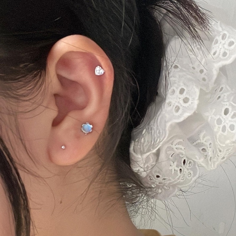 𝐯𝐞𝐥𝐯𝐞𝐭𝐩𝐢𝐧𝐤.𝐚𝐜𝐜🇰🇷 | Khuyên tai chốt bi vặn mặt gắn đá