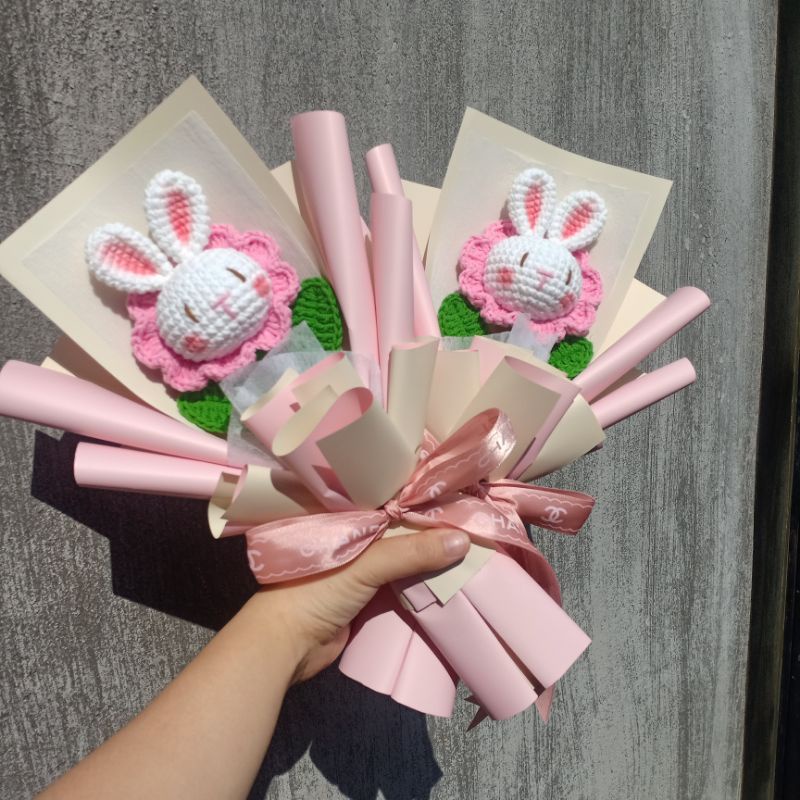 Bó Hoa Bé Thỏ Bằng Len Handmade Làm Quà Tặng