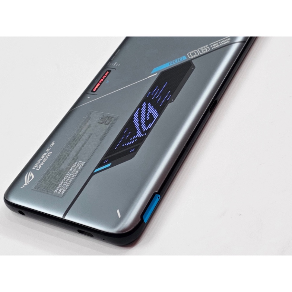 Điện thoại Asus ROG Gaming Phone 6 dung lượng 512GB siêu phẩm chiến game - Full Box - BH 12 tháng chính hãng