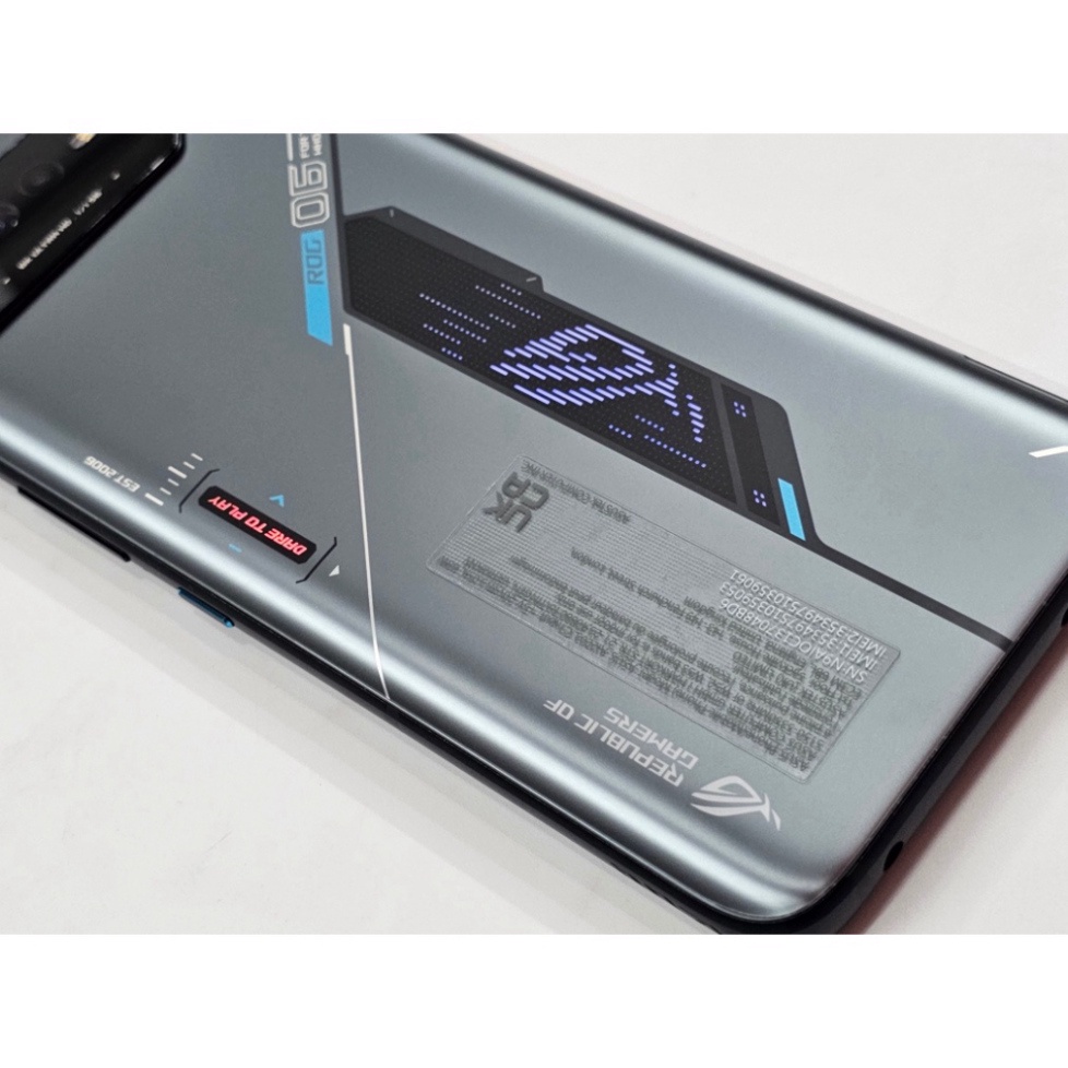 Điện thoại Asus ROG Gaming Phone 6 dung lượng 512GB siêu phẩm chiến game - Full Box - BH 12 tháng chính hãng