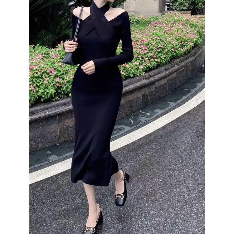 Đầm Dệt Kim Tay Dài Cổ Yếm Dáng Ôm Thời Trang Thu Đông Quyến Rũ Cho Nữ