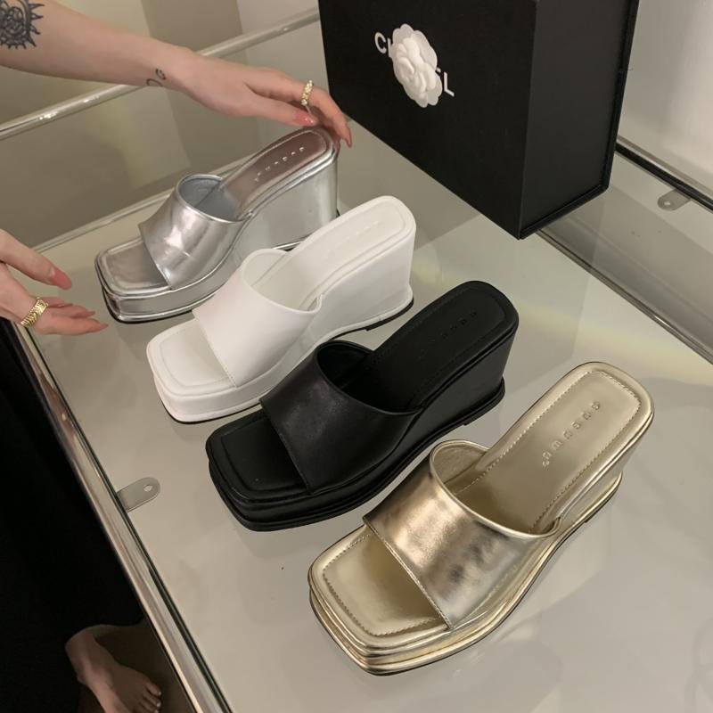 Dép Sandal Đế Xuồng Siêu Dày Mang Ngoài Trời Cho Nữ