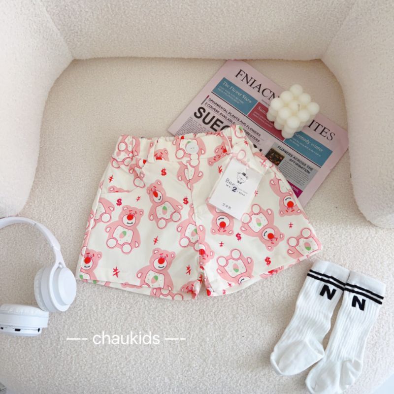 Quần đùi bé gái, chất kaki in kín hình gấu hồng dễ thương