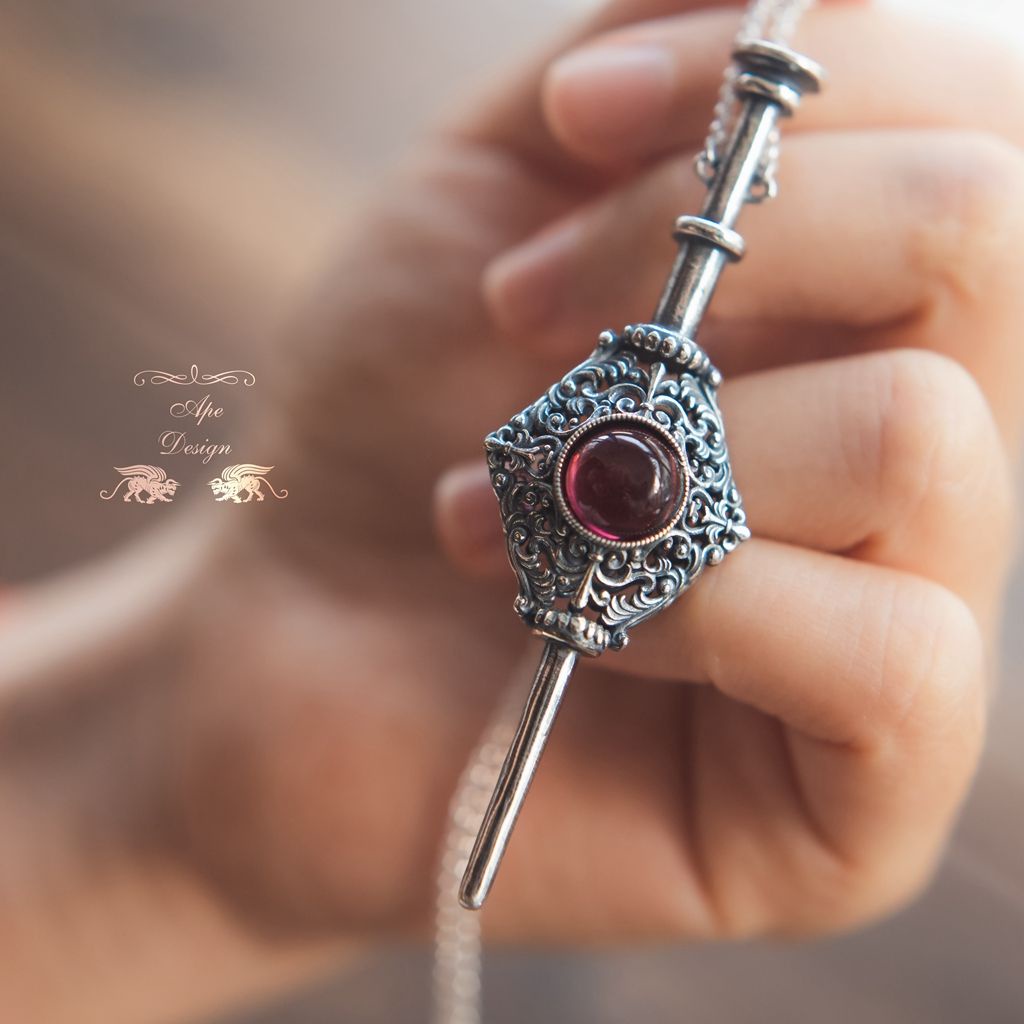 Vòng cổ Bạc 925 Mặt Rồng Thoáng Khí Trong Phim Fantastic Beasts Where Is The Blood Alliance