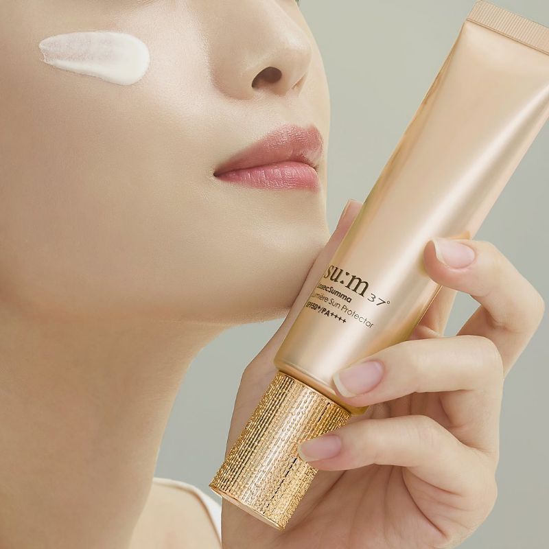 Kem chống nắng tái tạo da Sum37 LosecSumma Lumière Sun Protector SPF50+/PA++++
