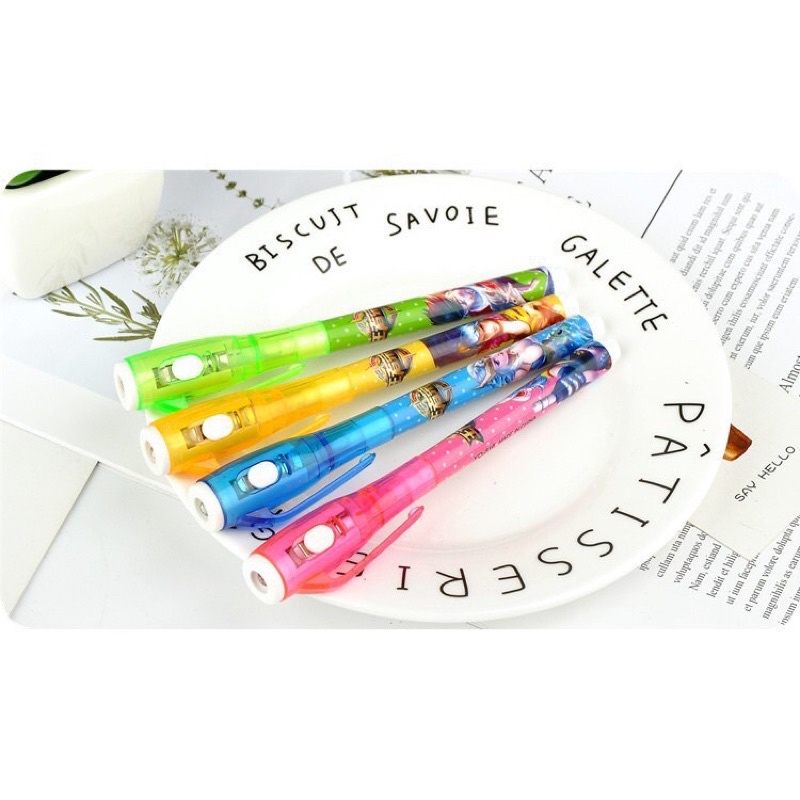 Bút tàn hình viết soi đèn