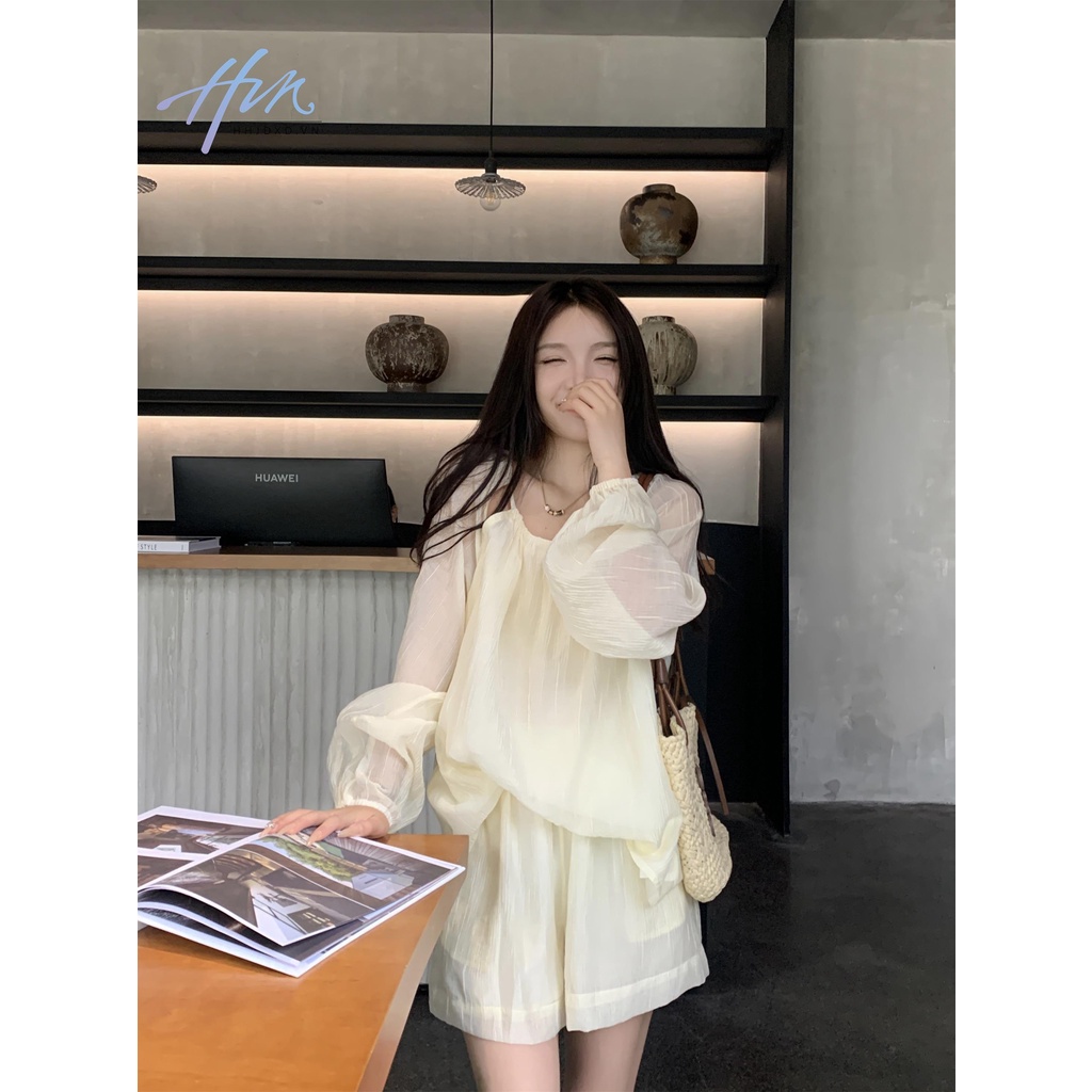 Bộ Áo Sơ Mi Chống Nắng Phối Quần Short Ống Rộng Phong Cách Pháp Thời Trang Mùa Hè Hàng Mới Dành Cho Bạn Nữ