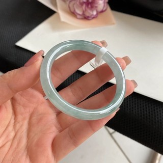 Vòng đeo tay đá ngọc bích màu sắc ngọc bích mỏng nhẹ thời trang xinh xắn