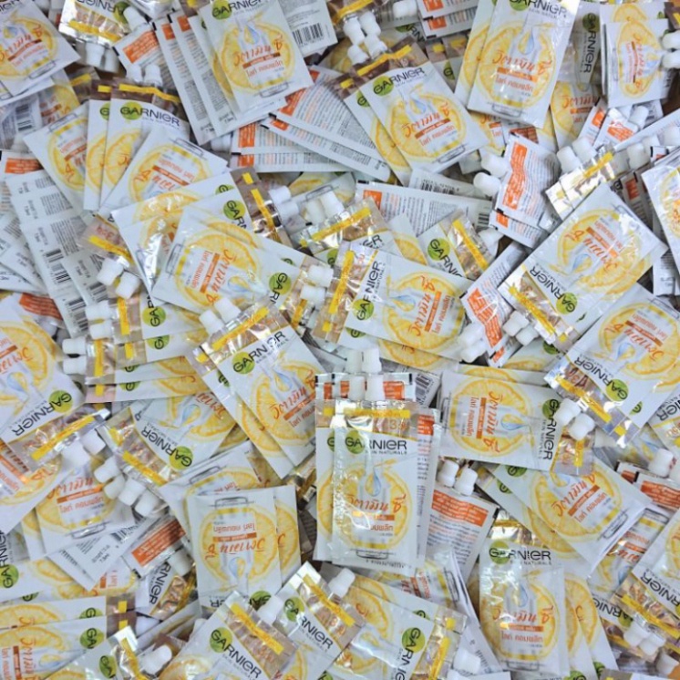 Tinh chất Garnier Bright Complete 30x Vitamin C Booster Serum sáng da mờ thâm 7,5ml