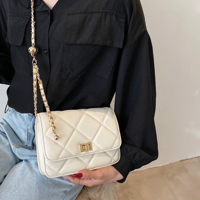 Túi đeo chéo nữ da mềm trần trám khoá xoay dây đeo da phối xích 686 Jellyshop